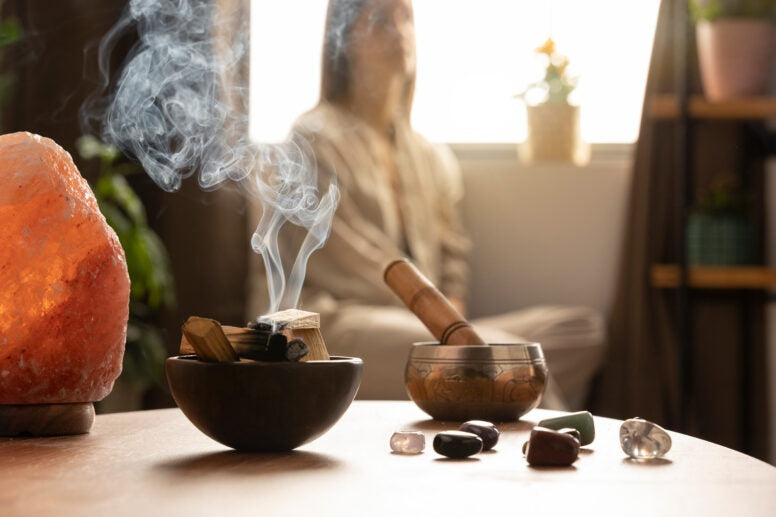 La Magia Olistica: Un Approccio Integrato alla Trasformazione di Corpo, Mente e Spirito