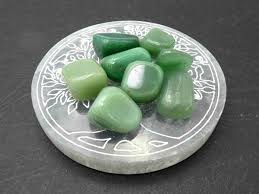 Selenite: Il Cristallo che Non Ha Bisogno di Purificazione